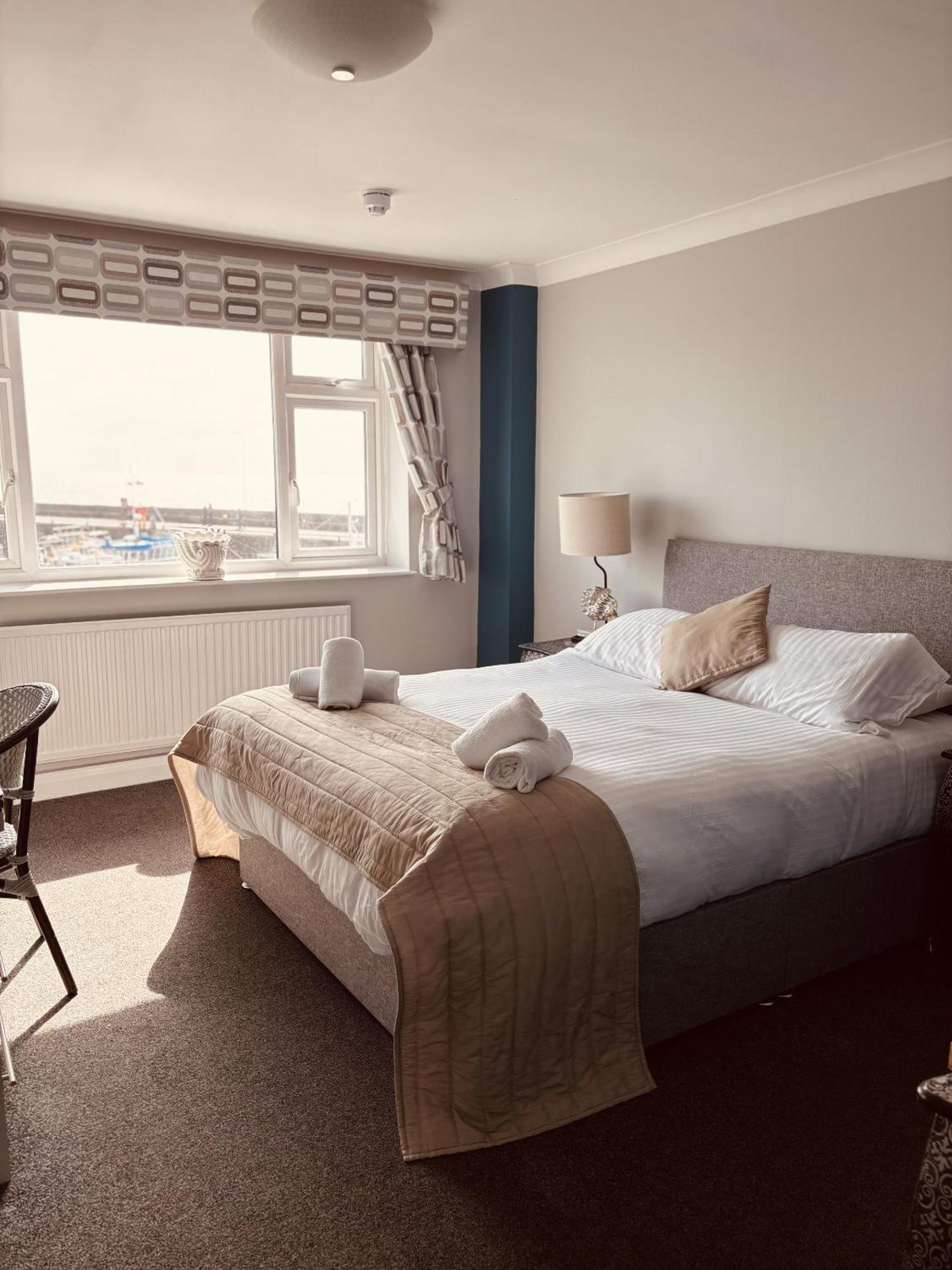 Salt On The Harbour Bed & Breakfast Bridlington Room photo